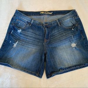 Old Navy Distressed Boyfriend Jean Shorts